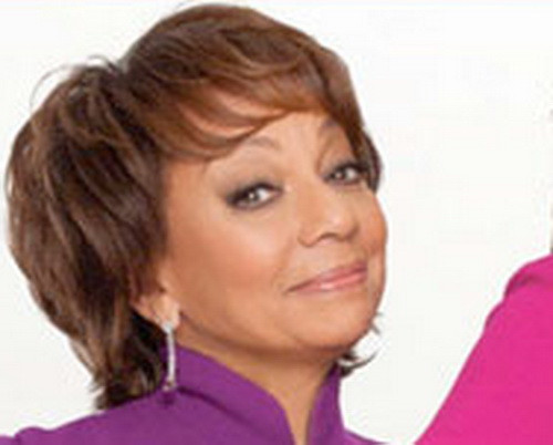 Chipul care SFIDEAZA varsta. Are 75 de ani si este mama unei cunoscute actrite din SUA. FOTO