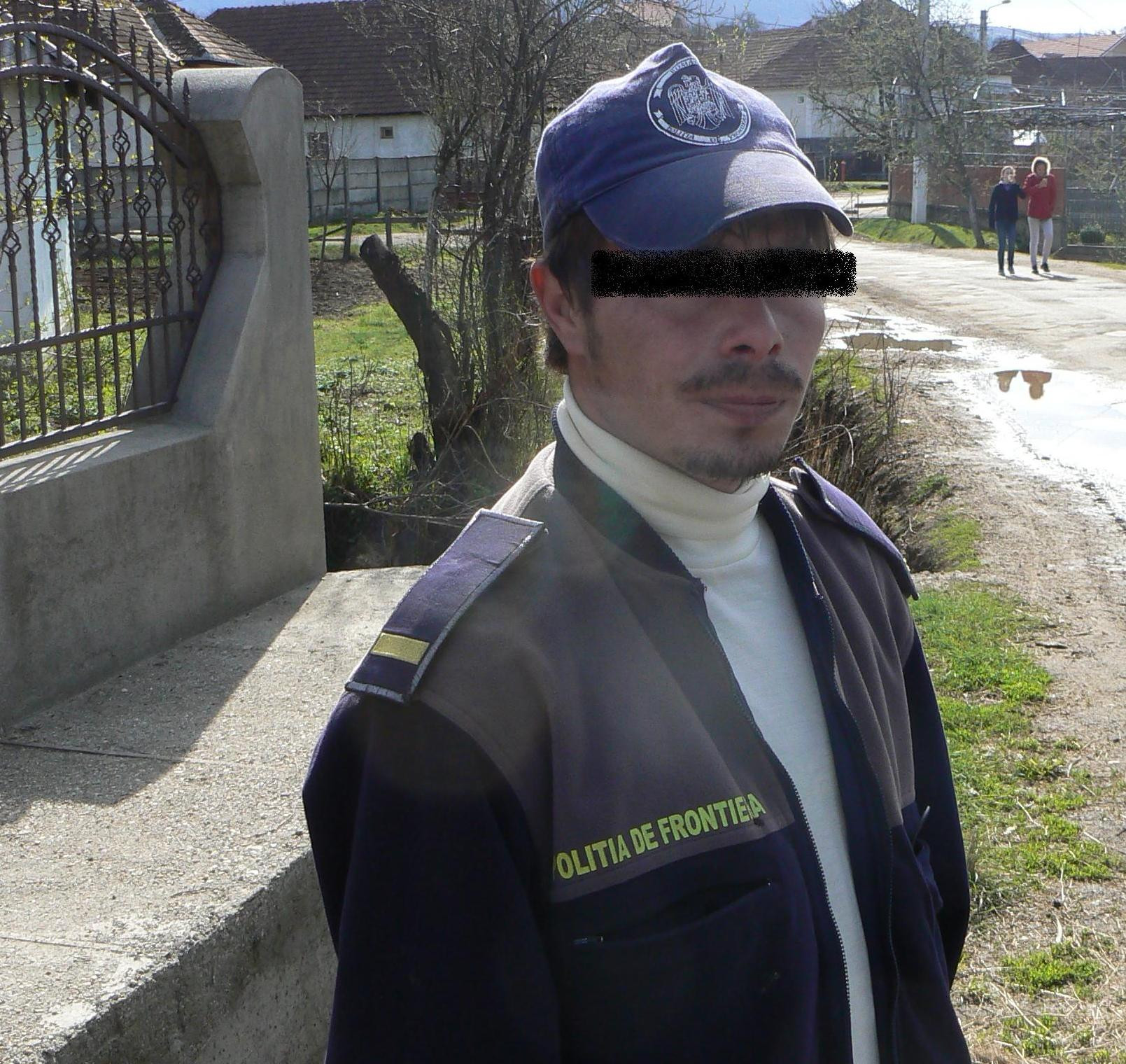 A vrut sa fie politist, iar acum risca trei ani de puscarie