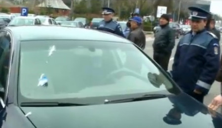 Ieri oua, azi iaurt. Sefii din Portul Constanta au fost bombardati si joi de protestatari