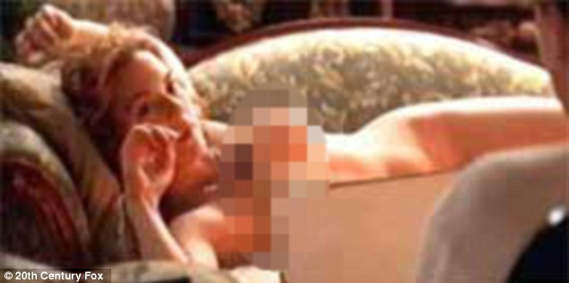 "Mi-a spus ca sunt muza lui". Cum a vrut un barbat sa recreeze scena intima din Titanic la el acasa