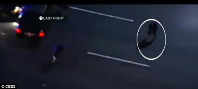 VIDEO. Tanar NEINARMAT, omorat de politisti cu peste 90 DE GLOANTE. Nimeni nu-i acuza insa pe agenti