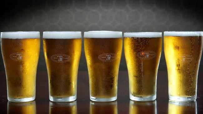 Motivele pentru care este FOARTE BINE sa bei bere