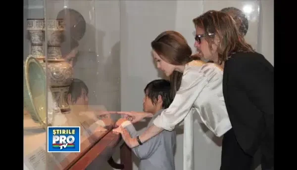 Dupa ce l-a batut pe Brad Pitt, Angelina Jolie surprinde din nou. Ce decizie a luat