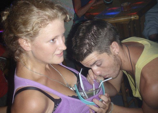 Imaginea Printesei Diana, pangarita. Un set de poze compromitatoare au aparut pe internet. FOTO