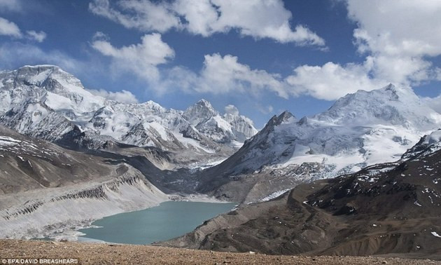 Teoriile apocaliptice despre incalzirea globala, demontate de o imagine surprinsa in Himalaya