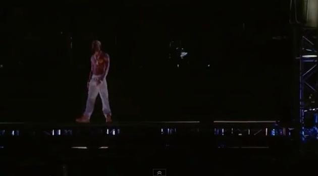 Miracolul tehnologiei: Fanii l-au vazut din nou pe Tupac pe scena, alaturi de Snoop Dogg. VIDEO