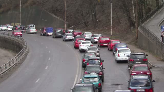 Aglomeratie de 1 Mai. Circulatie rutiera dificila pe DN 1, pe sensul de mers catre Brasov