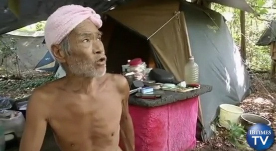 VIDEO. Traieste de 20 de ani singur si gol, pe o insula pustie. Cum a iesit un japonez la pensie