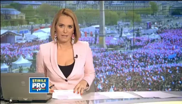 Efectul Bush: Sarkozy si-a pus ceasul de 55.000 de euro in buzunar inainte sa faca o baie de multime