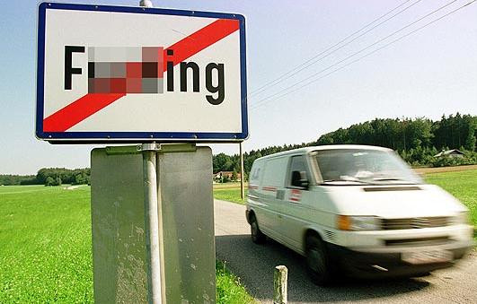 De ce vor oamenii sa schimbe numele localitatii in care locuiesc. "Nu mai suportam atatea ironii"