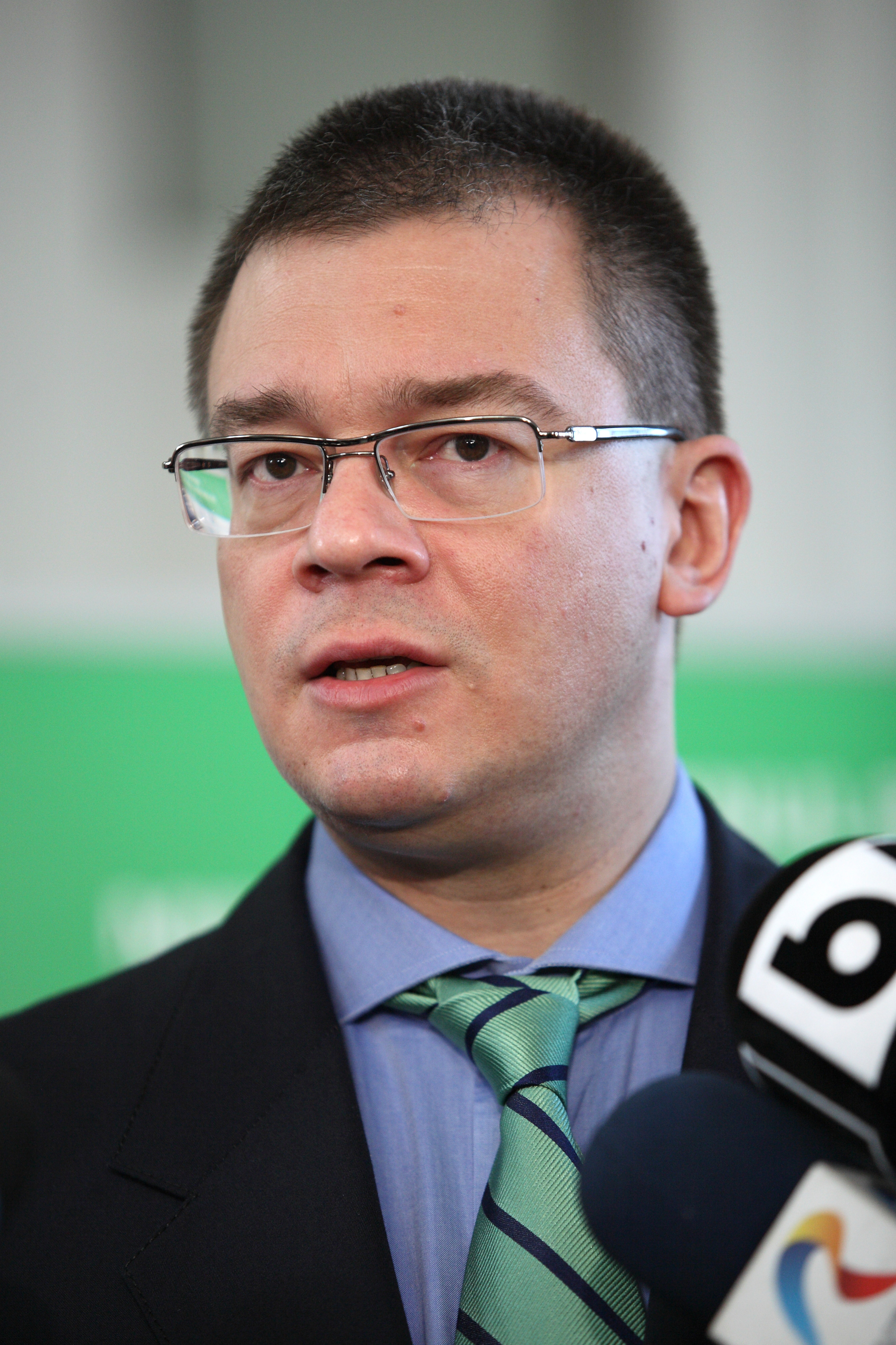 Ungureanu despre oferta de premier:O dupa-amiaza linistita,un telefon si a saptea zi s-a creat lumea