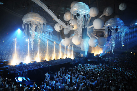 Finalul de sesiune vine cu petreceri, concerte si spectacole de stand-up comedy