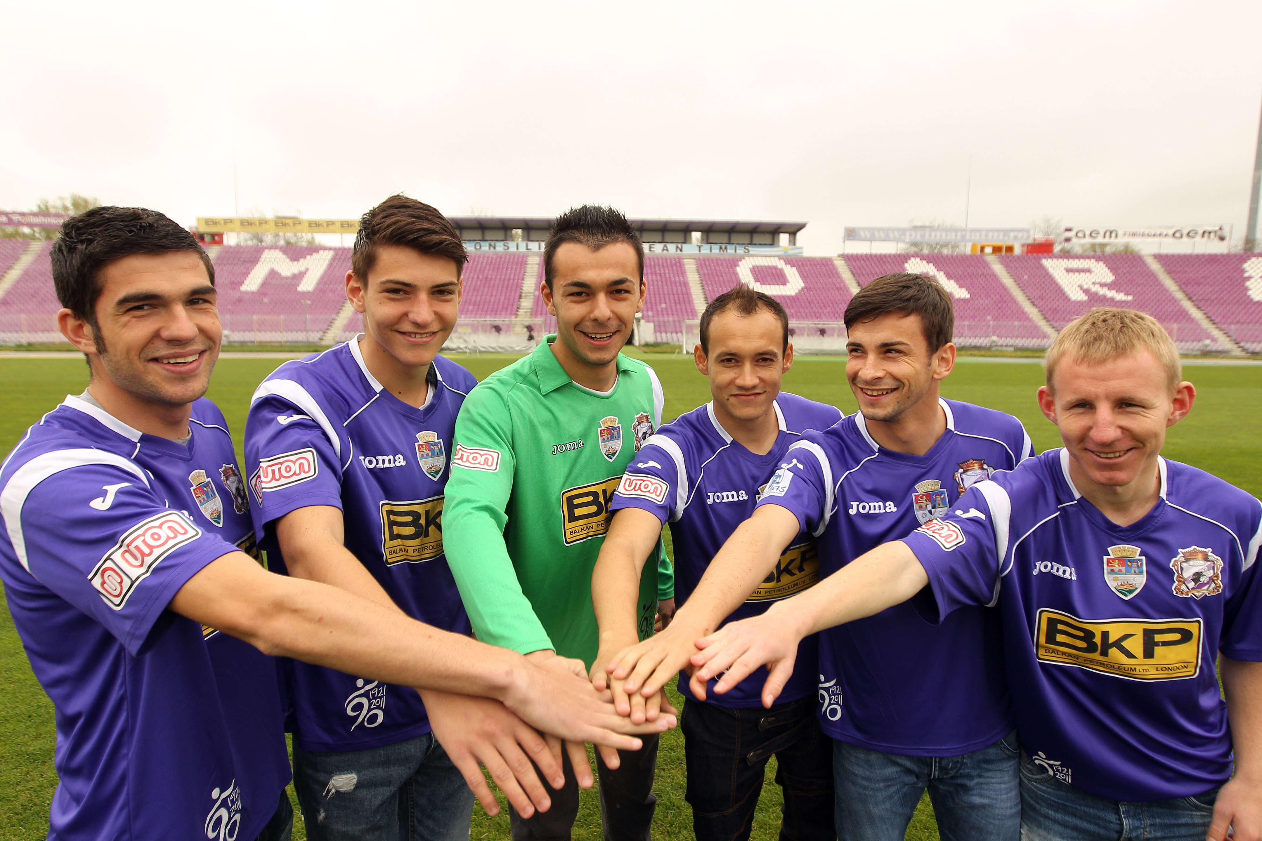 Amintirile actorilor principali de la Poli – UTA: ”Fugeam de acasa pentru derby”