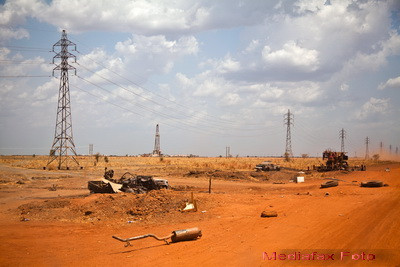Cel mai nou stat de pe harta lumii, in pragul razboiului. Miza se termina in multe zerouri