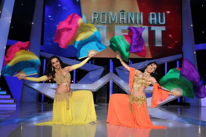 "In culise la Romanii au talent”, in direct si EXCLUSIV pe Voyo!