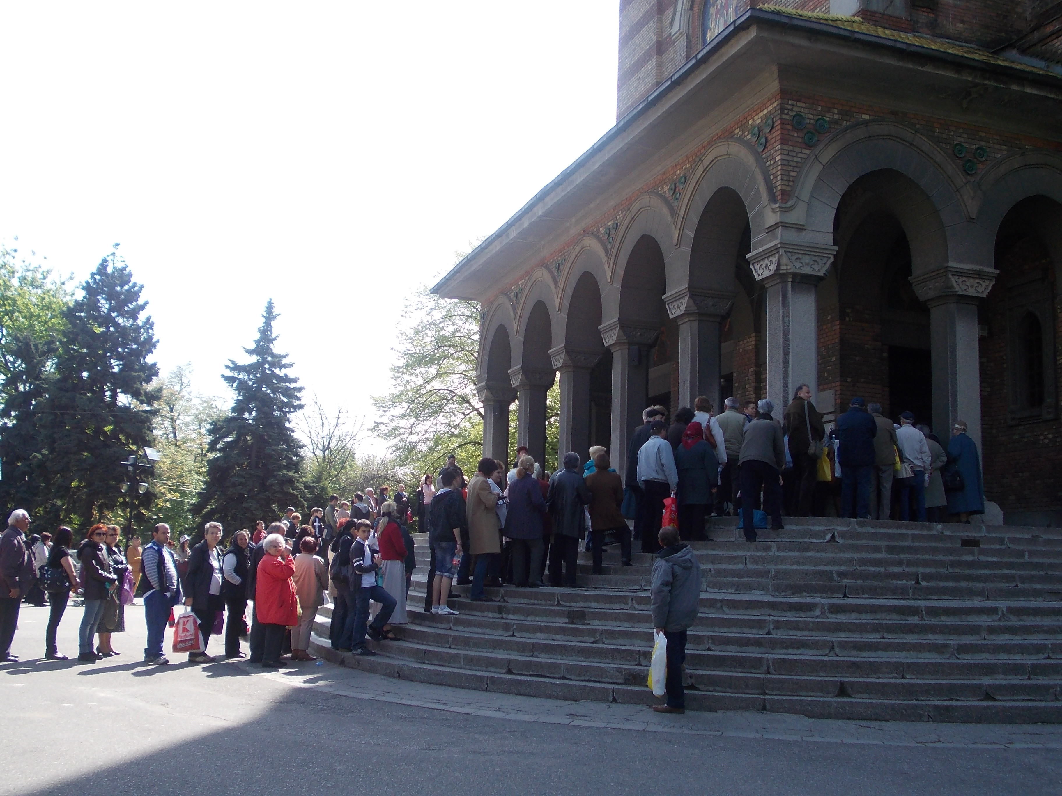 Crestinii ortodocsi sarbatoresc astazi Izvorul Tamaduirii. Vezi ce manastiri isi serbeaza hramul