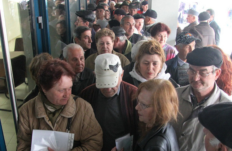 Imbranceli intre pensionari la Tribunalul Arges. Jandarmii au intervenit pentru a aplana scandalul