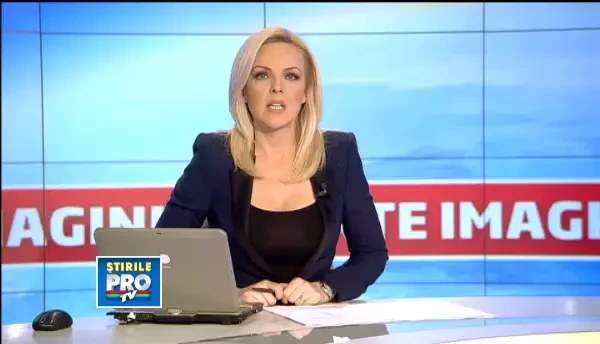 CAMERA DE SUPRAVEGHERE: Un pieton din Iasi alearga pe trecerea de pietoni si este lovit in plin