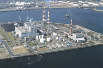 Explozii la o centrala chimica din Japonia. Un muncitor a murit, alti 17 sunt raniti