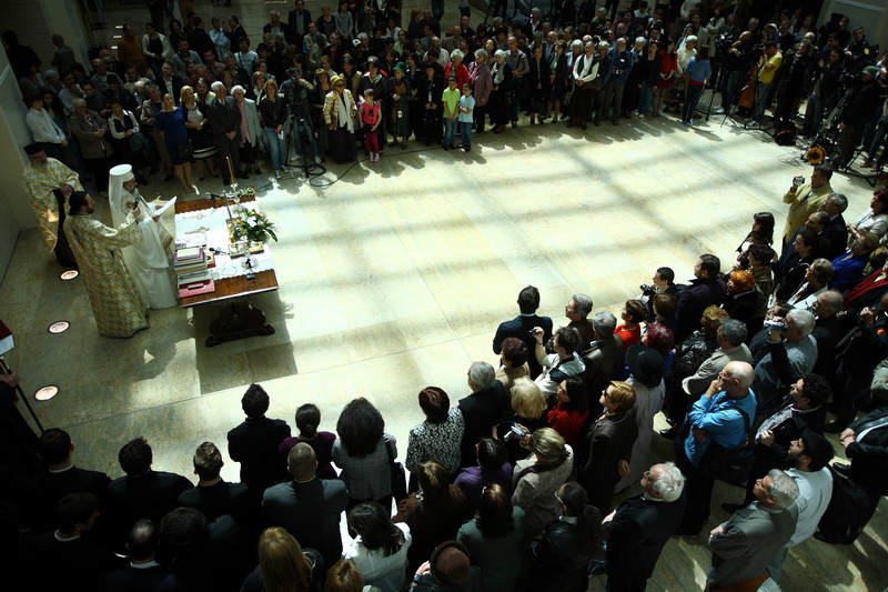 Bilblioteca Nationala, deschisa in sfarsit romanilor. 12,5 milioane de carti, indexate digital. FOTO