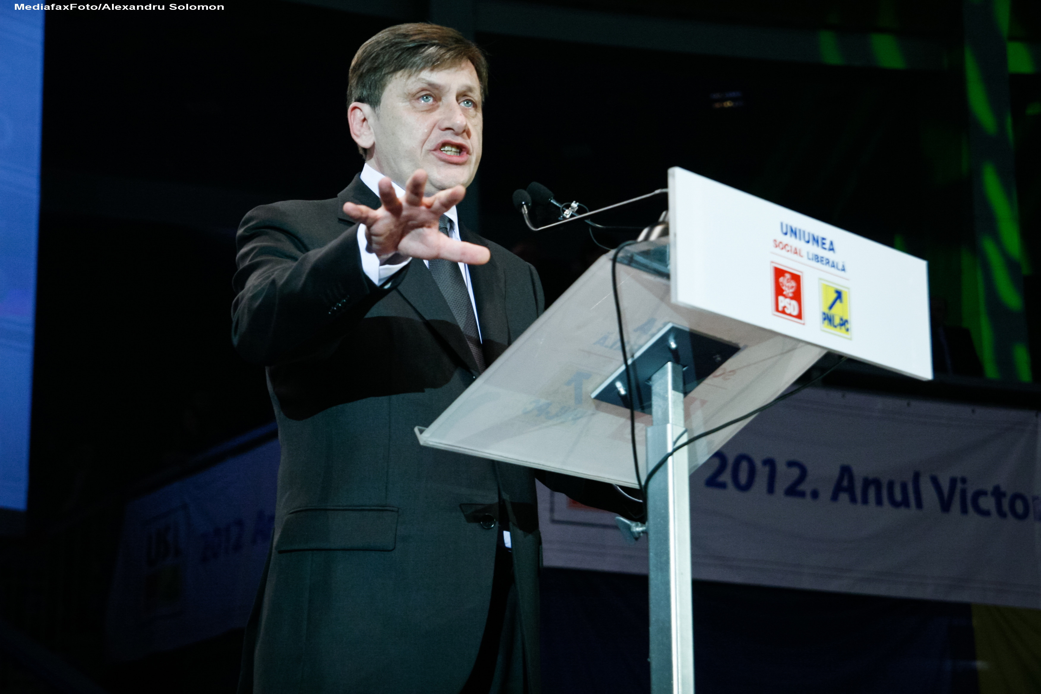 Alegeri locale 2012. Crin Antonescu: Nu renuntam la candidatura pentru Sectorul 6