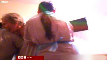 "Este un centru de tortura". Ce a inregistrat o camera ascunsa intr-un azil de batrani