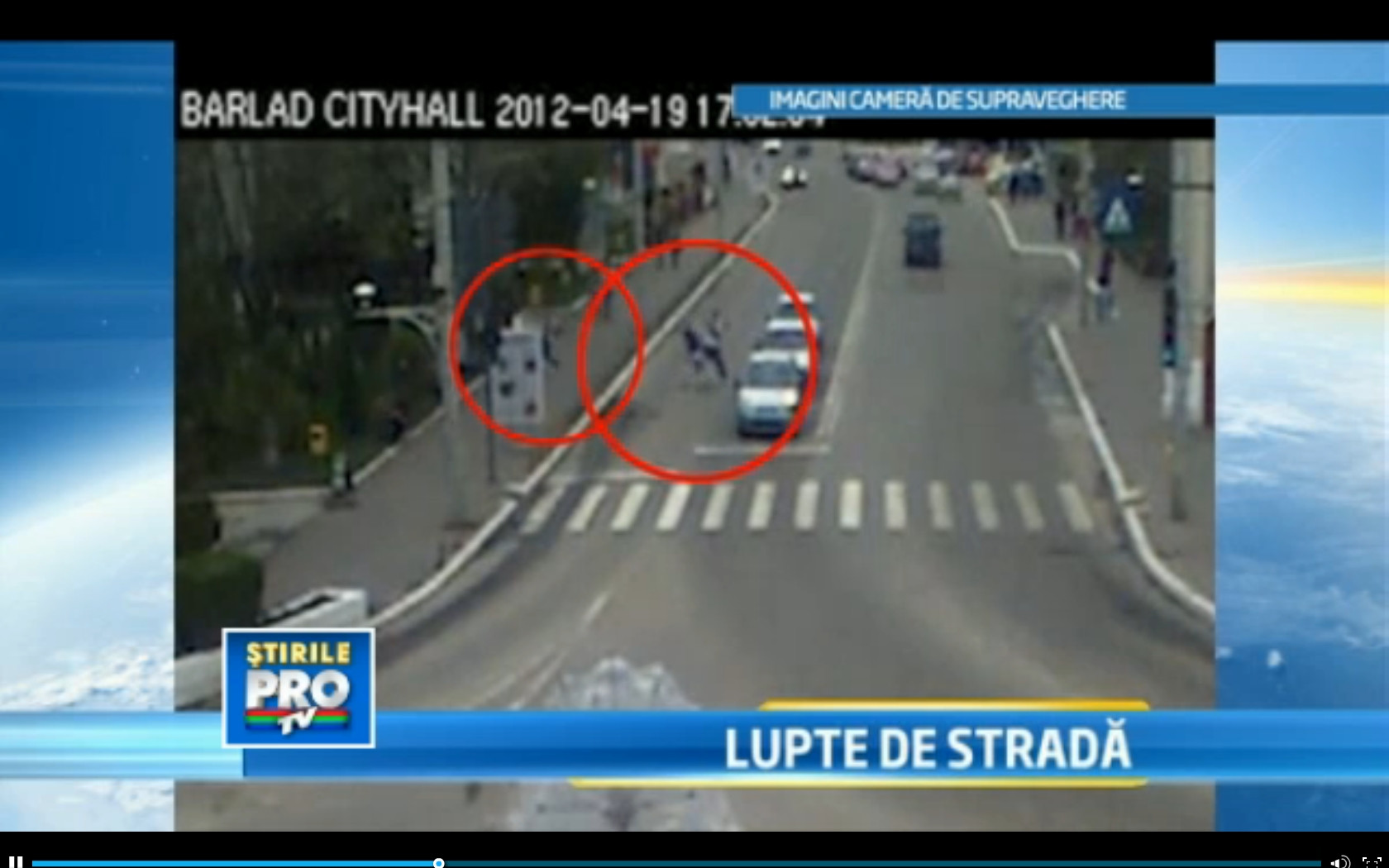 Bataie ca pe ulita in mijlocul unui bulevard din Romania. Camerele de supraveghere au surprins totul