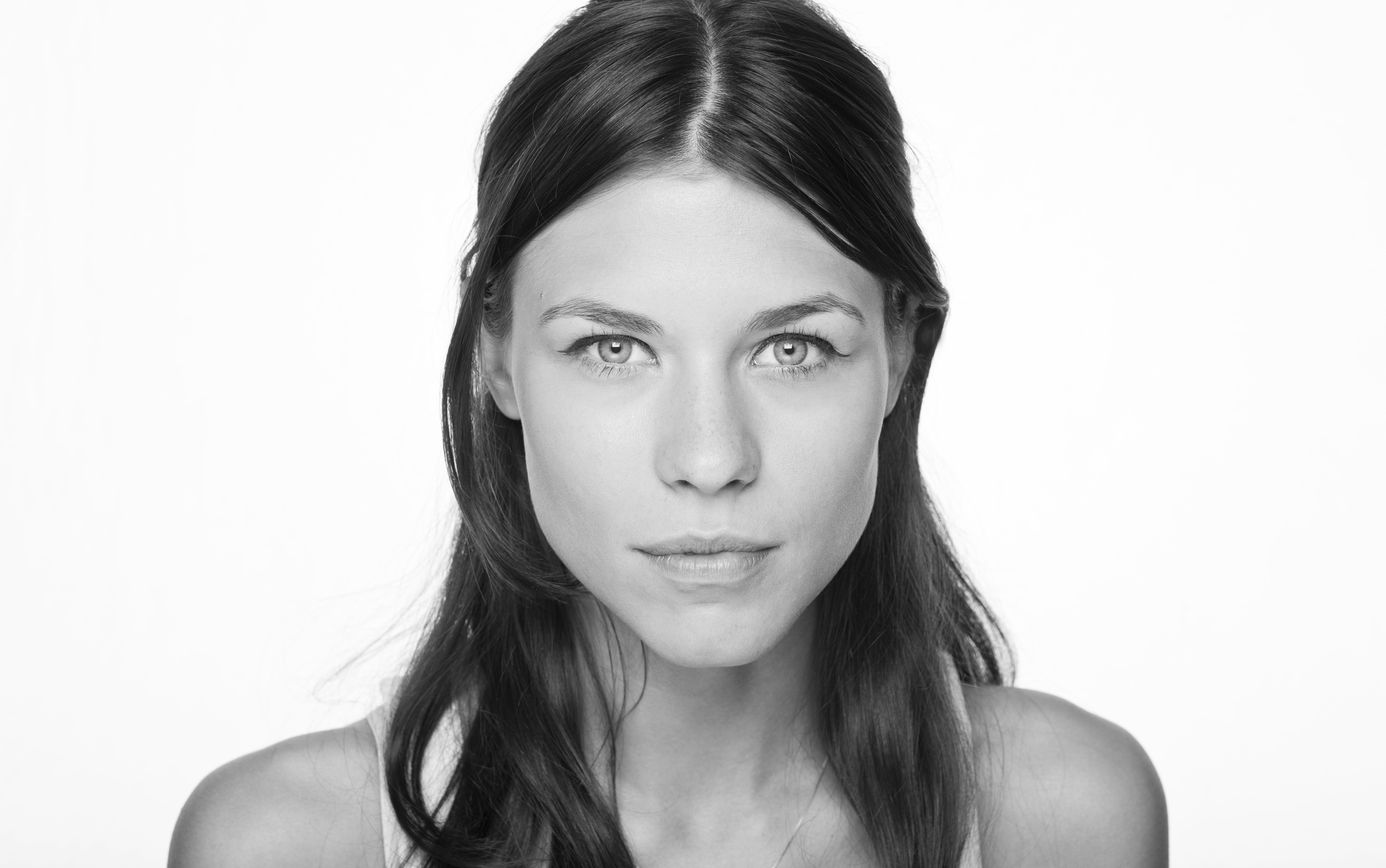 Ana. Ce nume simplu: interviu cu cea mai BUNA actrita din Romania!