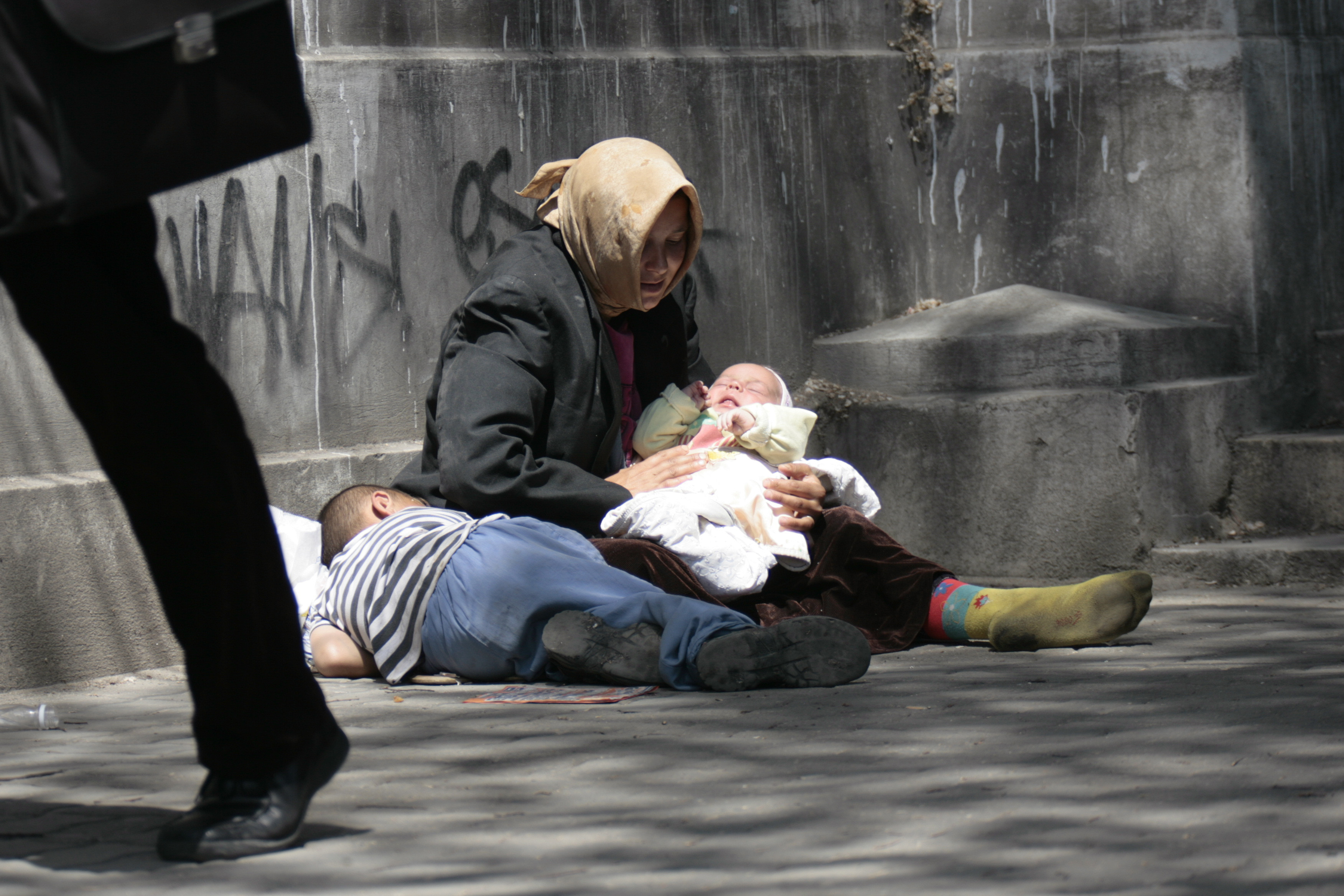 Zonele de lux ale Londrei, terorizate noaptea de cersetorii romani veniti pentru Jocurile Olimpice