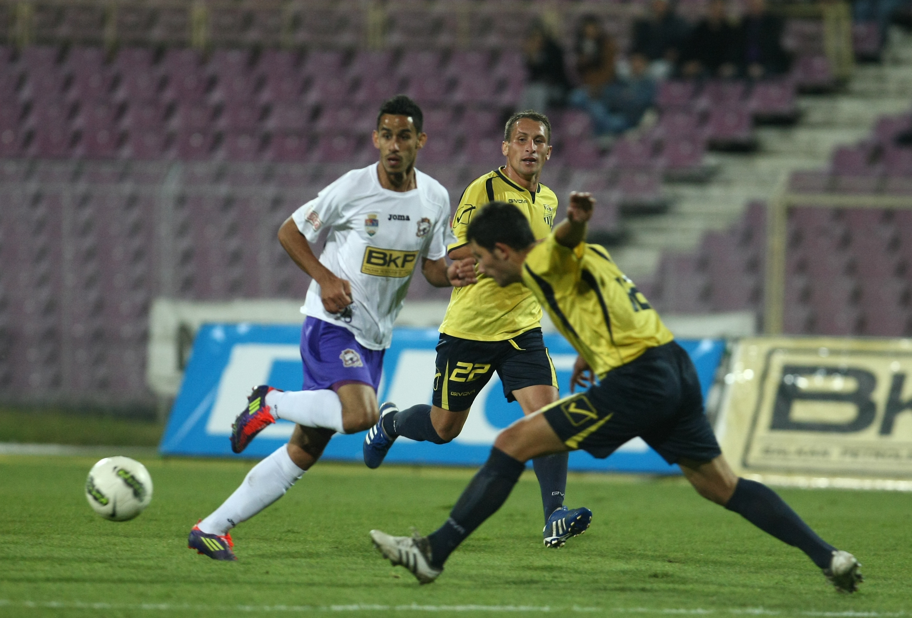 Jucatorii lui Poli vor intra pe teren la Baia Mare, cu gandul la consilierii locali din Timisoara