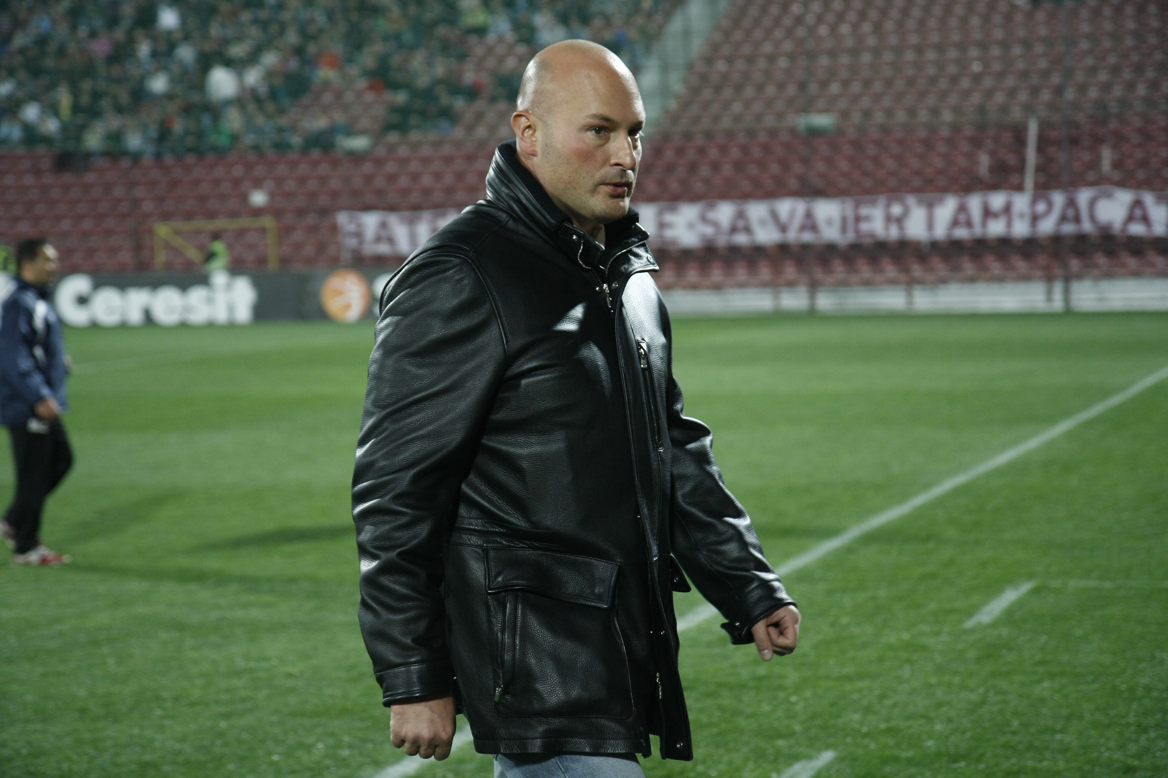 Cad capete in Gruia. Paszkany da afara la vara mai multi jucatori