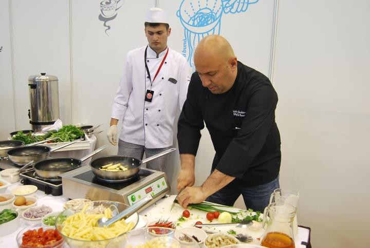 VIDEO. Chef Catalin Scarlatescu, IN ACTIUNE! Pentru ce vedete de top gateste si de ce are emotii: