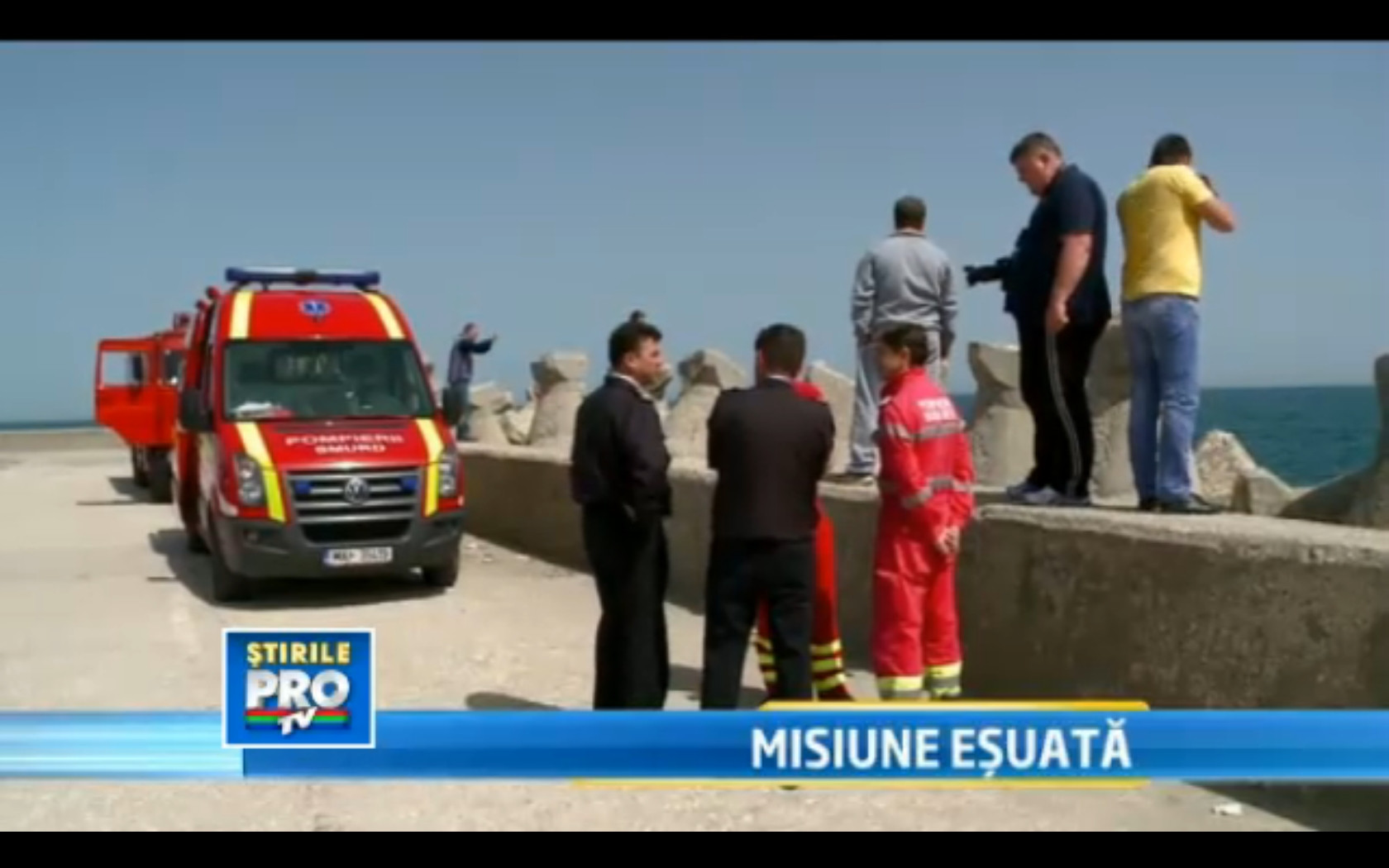 Pompierii din Constanta au facut-o lata. Au pazit un cadavru pana cand acesta a disparut in mare