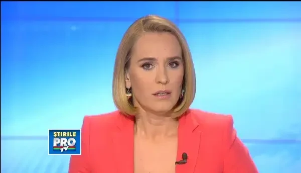 Furtuna puternica in Bucuresti. Un barbat a fost grav ranit de un panou cazut peste el, pe strada