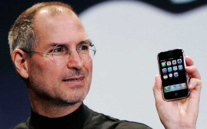 Greseala incredibila a lui Steve Jobs. Decizia prin care Apple a ramas cu 10 ani in urma Microsoft