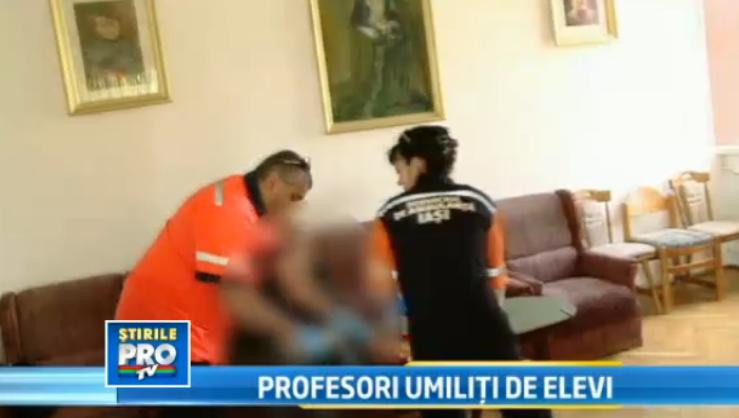 Profesoara umilita si amenintata cu moartea de un elev. Femeia a lesinat in clasa