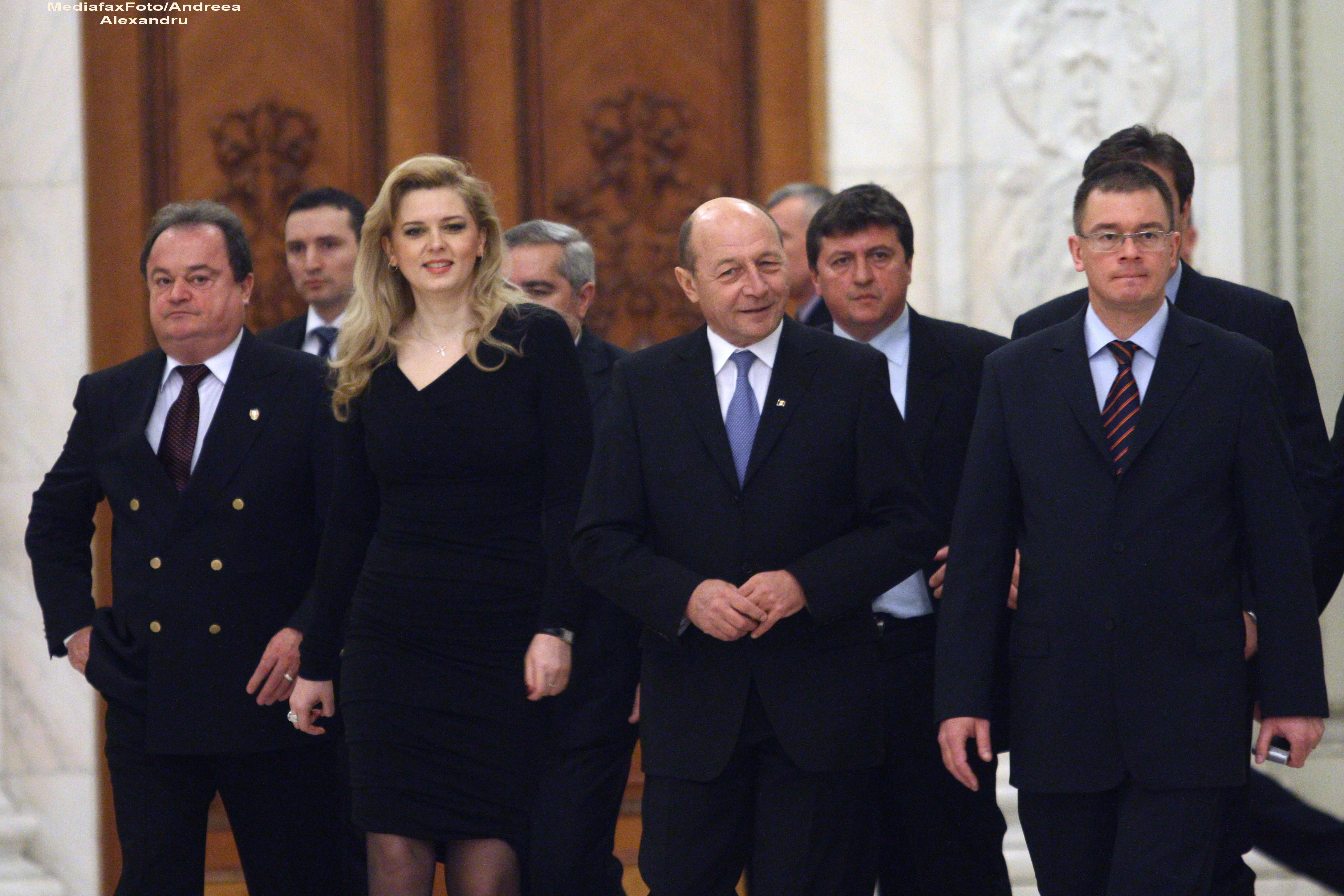 Presa internationala: Guvernul roman a devenit vineri ultima victima a crizei economice din Europa