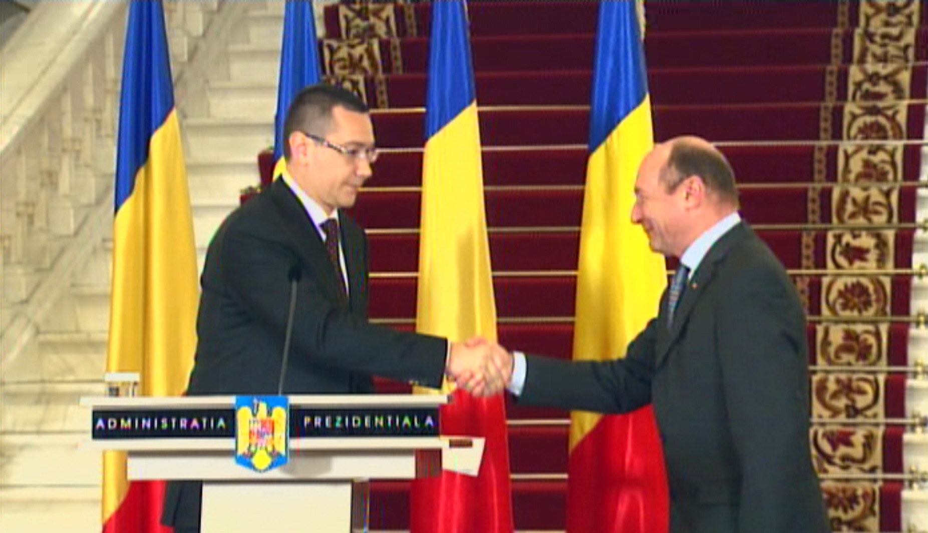 Financial Times, despre situatia din Romania: "Prada este a invingatorului"