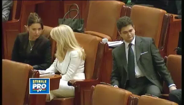 Placinta si Udrea in plen