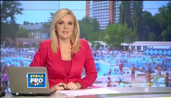 1 mai la strand, in provincie. Motaiala pe sezlong, la 28 de grade Celsius, la umbra