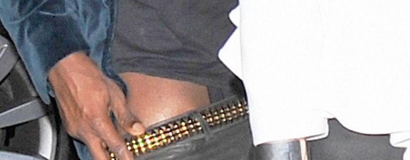 S-au lasat purtate de pasiune. Doua vedete, surprinse intr-un moment extrem de rusinos. FOTO