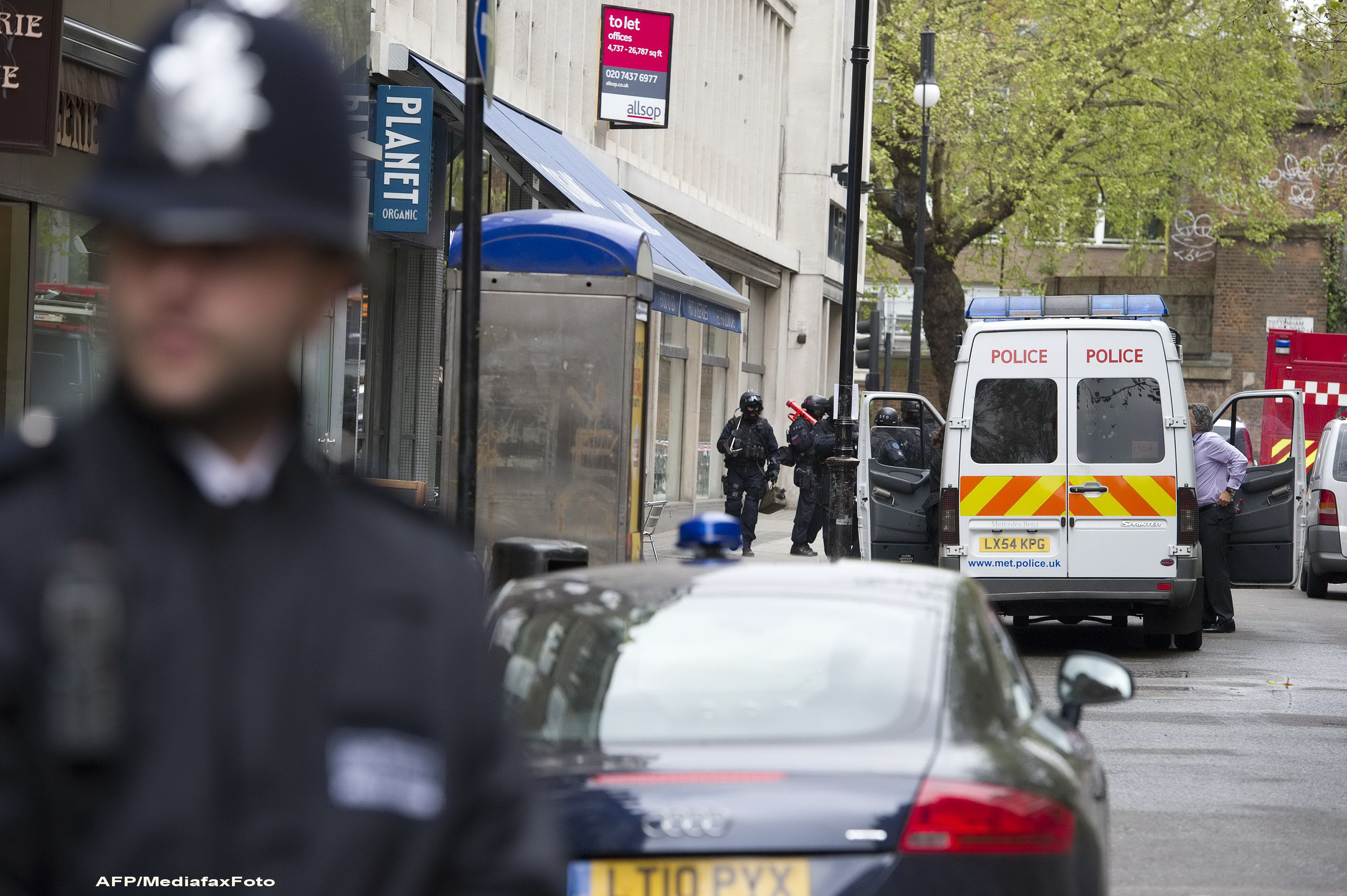 A murit cu trei saptamani inainte de-a naste. Tragedia a fost provocata de partenerul femeii