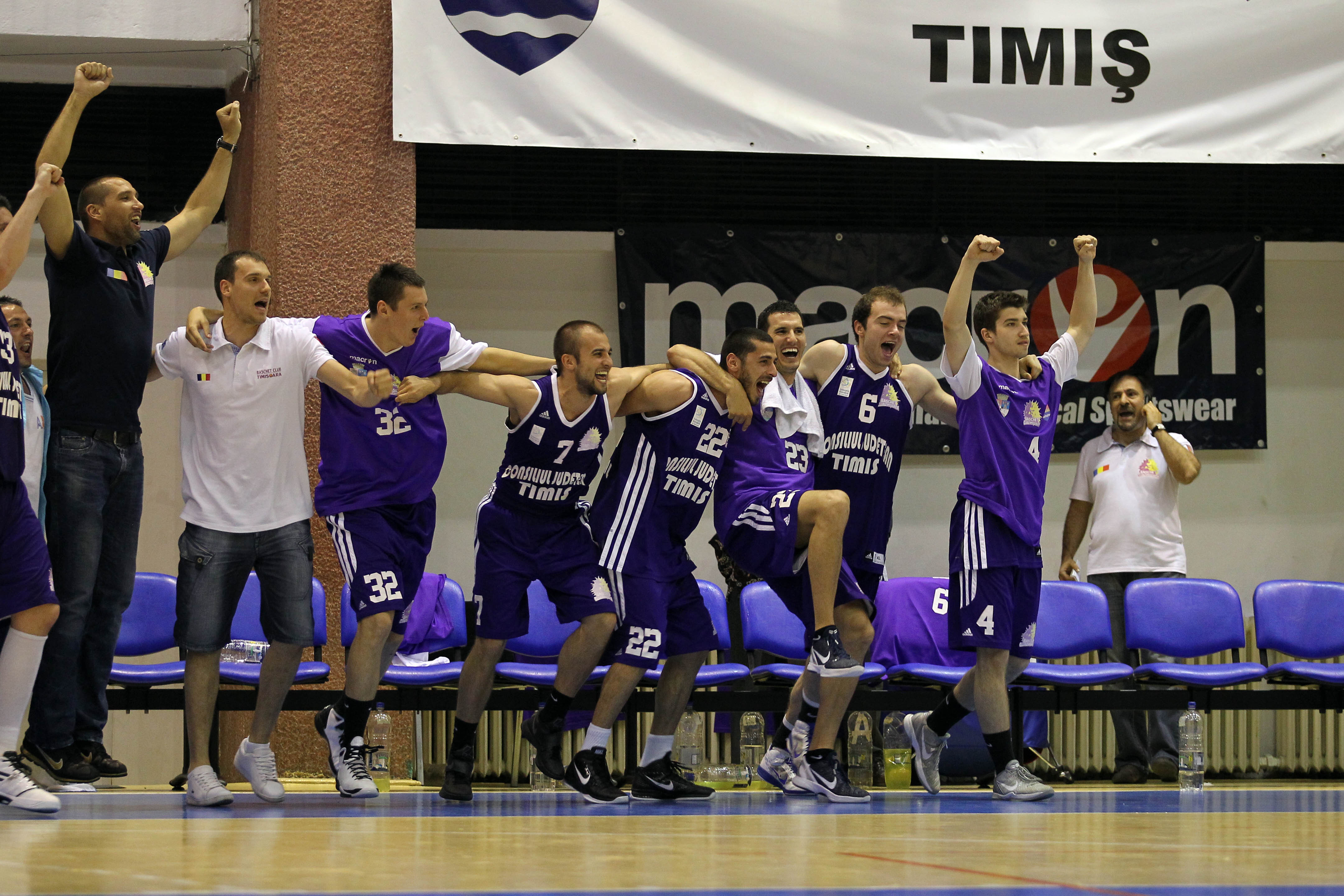 “Leii din Banat”, aproape de finala campionatului de baschet