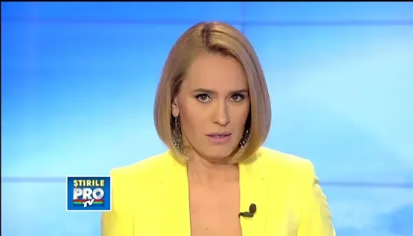 Pericol in Capitala. Fatada unui bloc s-ar putea prabusi oricand, intr-o zona foarte circulata