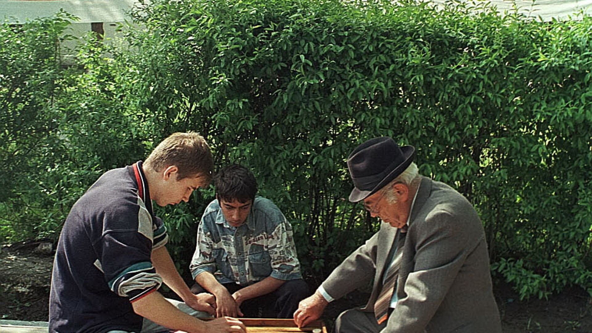 1 Mai la munte, la mare sau doar la un gratar in aer liber. Ce semnificatie are Ziua Muncii