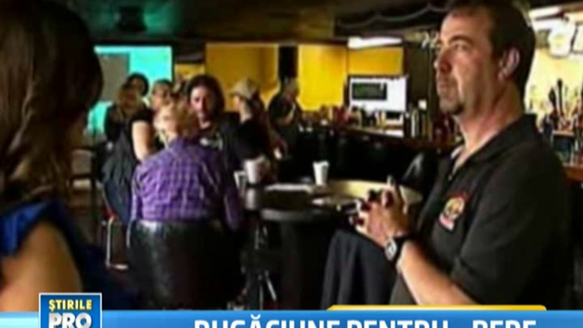 VIDEO. Slujba religioasa transmisa intr-un loc plin de PACATE: carciuma "Maimuta betiva"