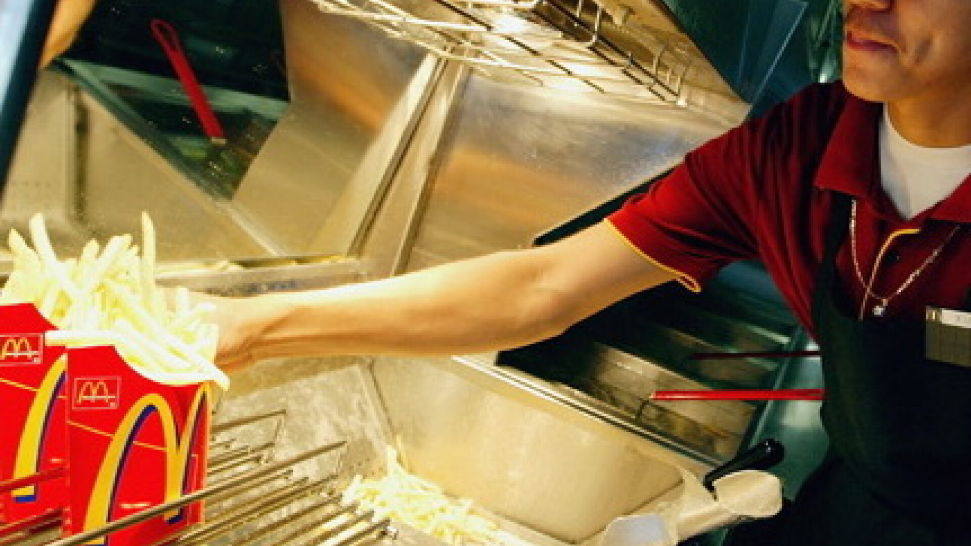 McDonald's, obligat sa plateasca despagubiri unei angajate care a fost concediata abuziv