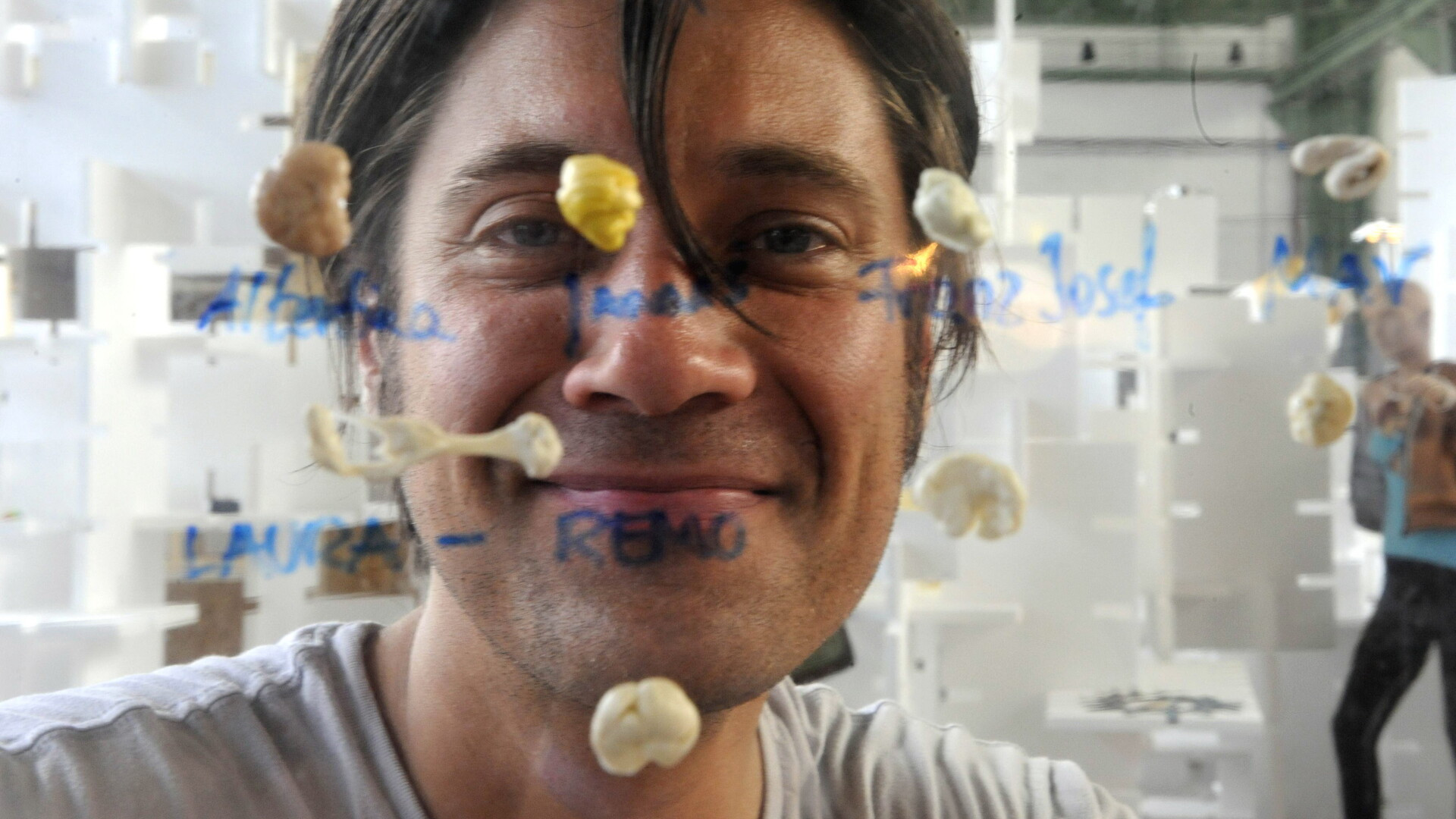 Studiu: Guma de mestecat NU ajuta la concentrare, ba dimpotriva! Este nociva memoriei