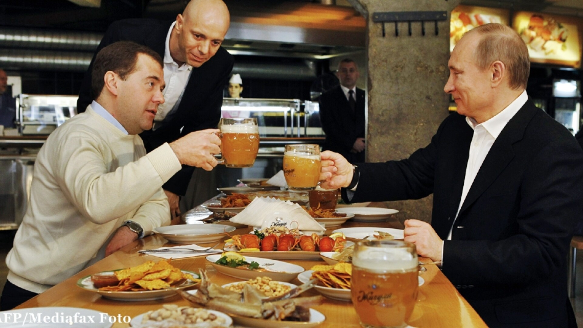 1 Mai in Europa. Cu ce au inlocuit francezii, rusii si spaniolii micul, gratarul si petrecerea