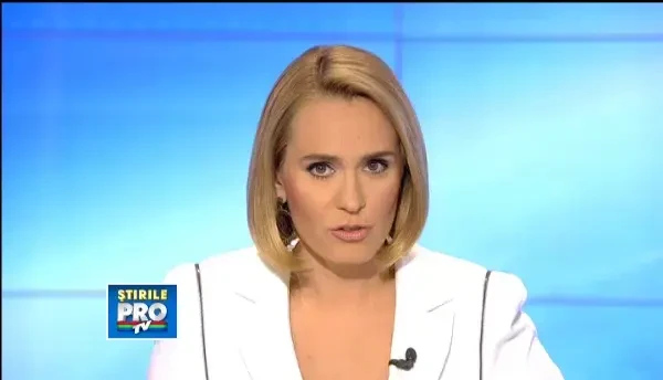 Beat sa fii, noroc sa ai. Un tanar a scapat miraculos, dupa ce a fost impins sub tramvai